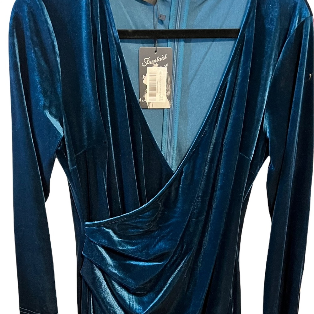 🆕 VELVET RUCHED COCKTAIL DRESS - Picture 6 of 6